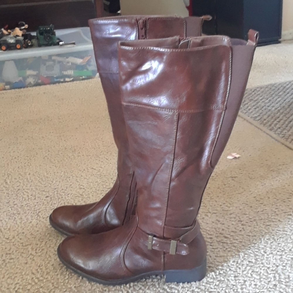 Beautiful brown ridding boots